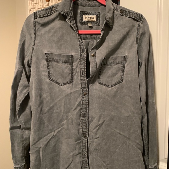 Express button up - Picture 1 of 1